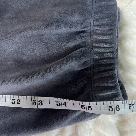 Juicy Couture Gray Velour Hooded Jumpsuit – Size Small - Picture 10 of 10